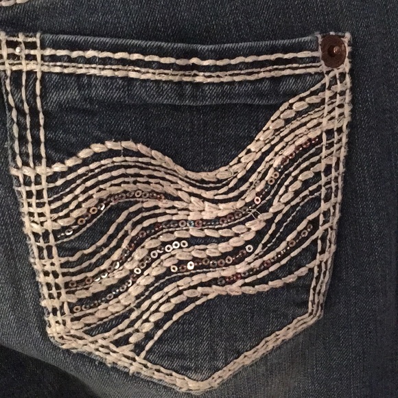 Maurice’s Capris - Picture 3 of 4